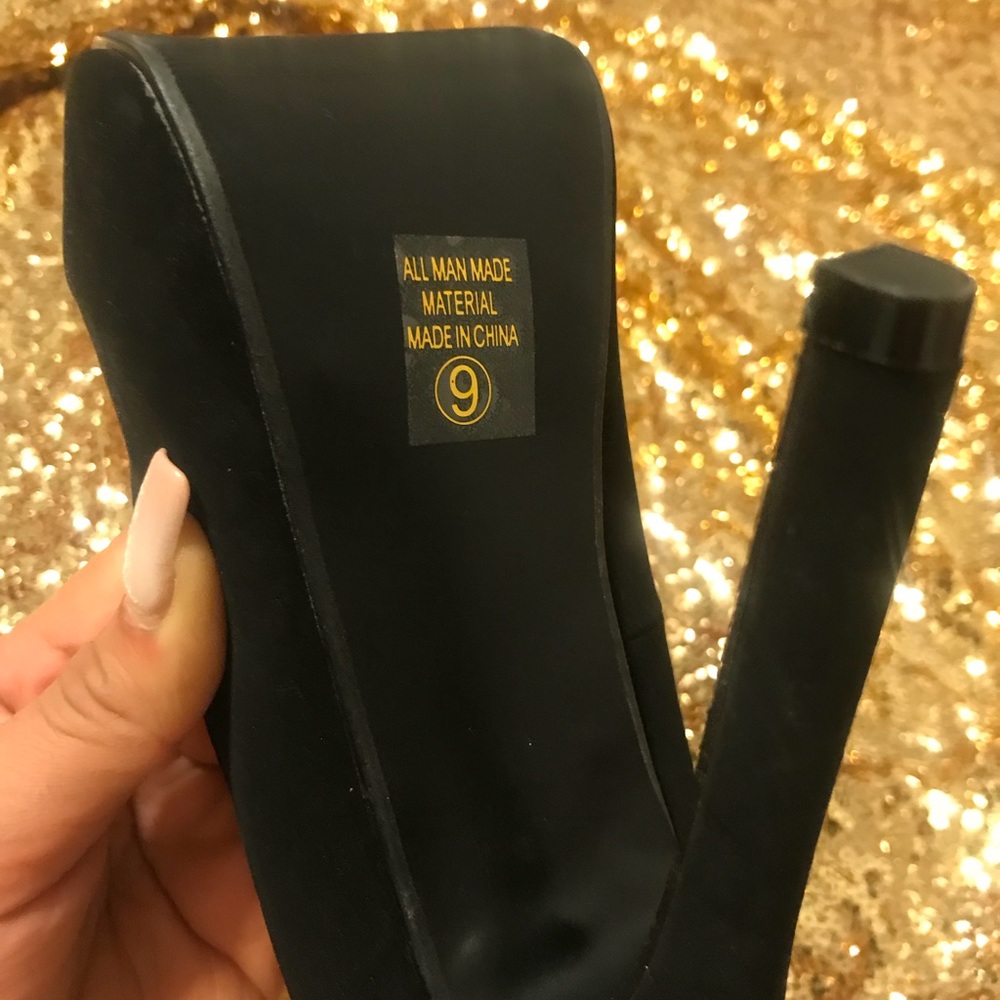 Heels Size 9 - Picture 3 of 3